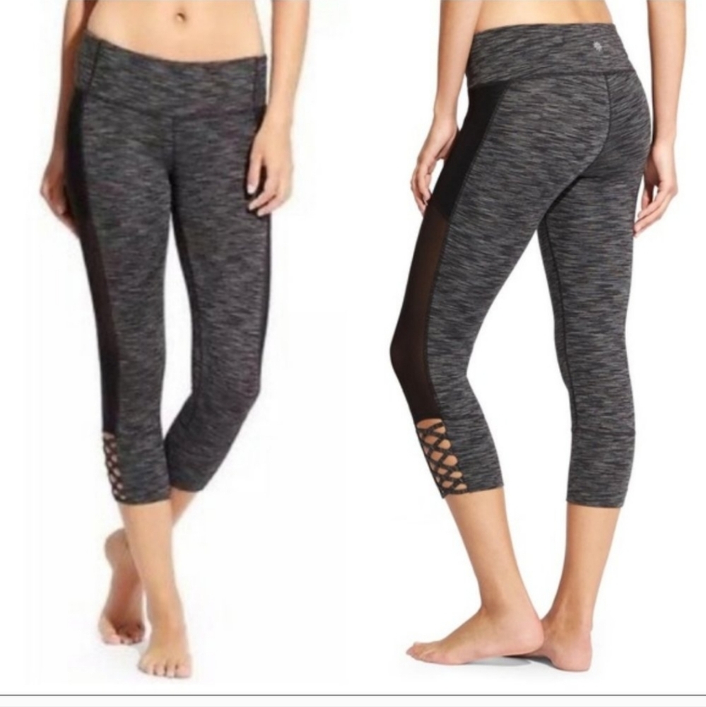 Athleta Mind Over Mat Capri Leggings